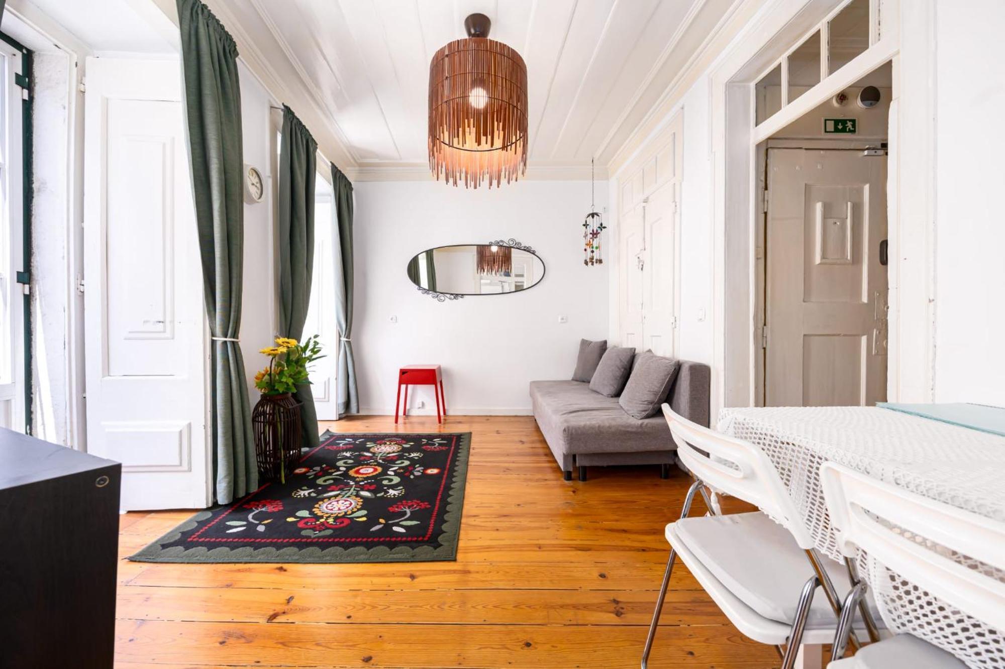 Crooked House Alfama Apartament *